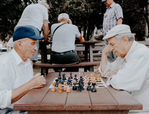 ¿Cómo afecta el envejecimiento a la salud mental de las personas mayores?